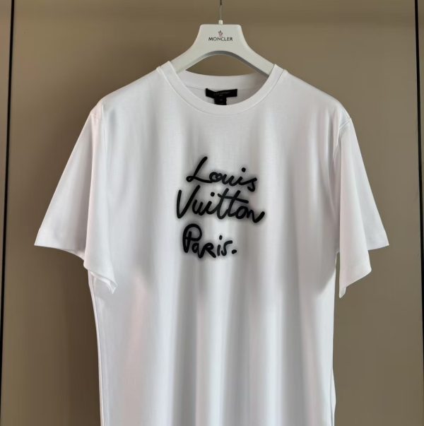 霓虹灯字母印花图案