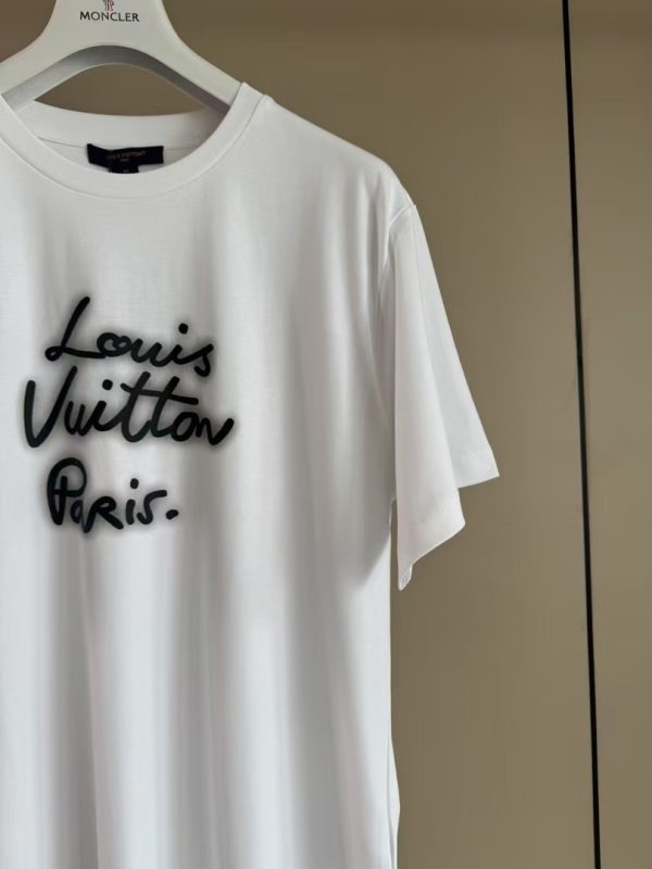 霓虹灯字母印花图案