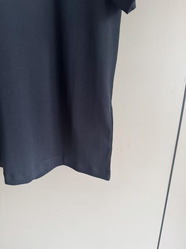 霓虹灯字母印花图案