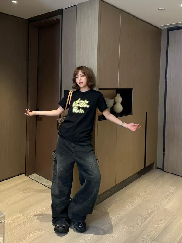 霓虹灯字母印花图案