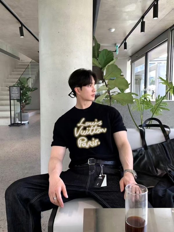 霓虹灯字母印花图案