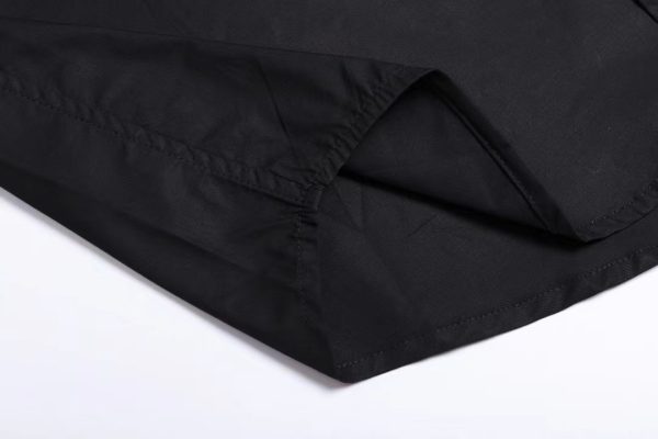 黄色胶带短衬衫