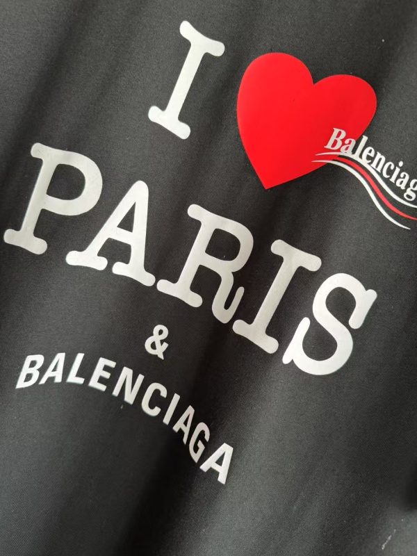 爱心字母印花短袖