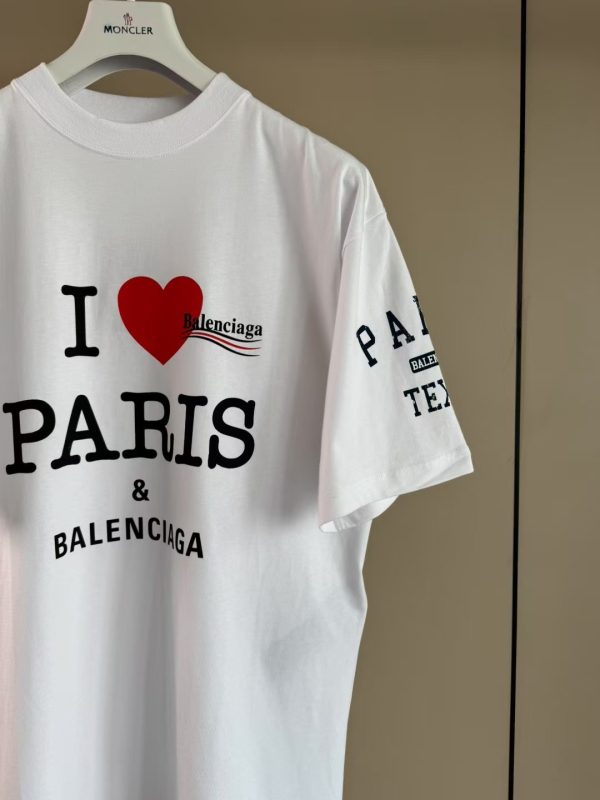 爱心字母印花短袖