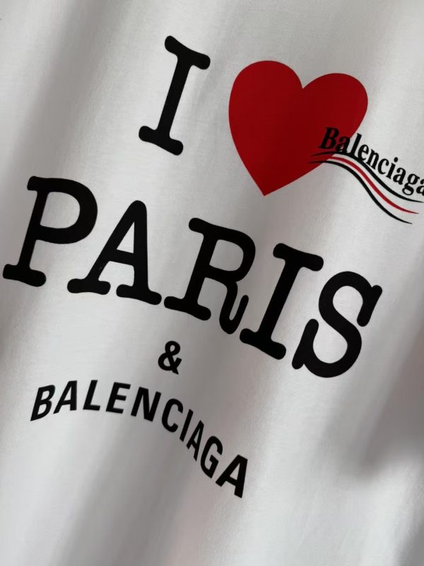 爱心字母印花短袖