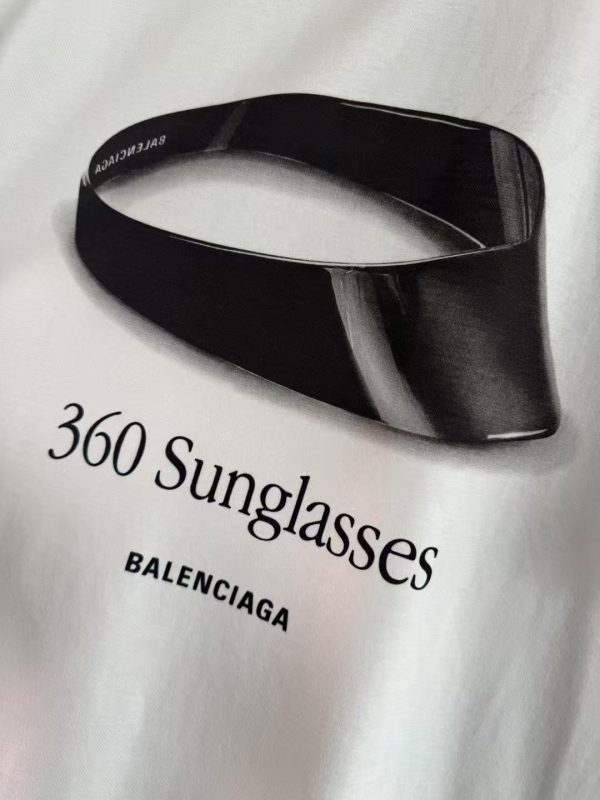 新款墨镜印花顶炫酷短袖