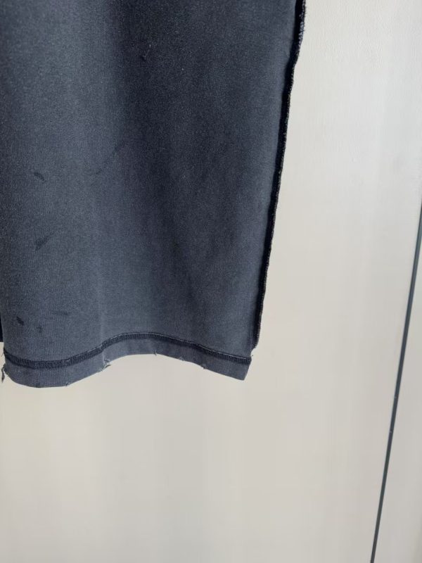 破坏字母元素绣花短袖