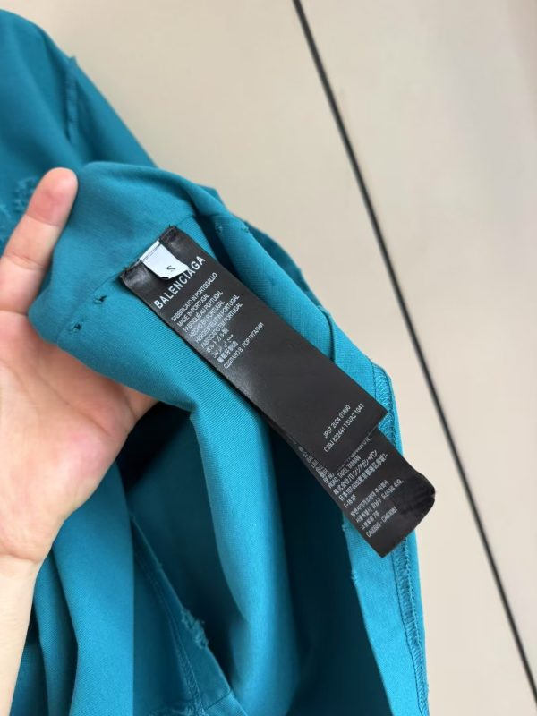 破坏字母元素绣花短袖