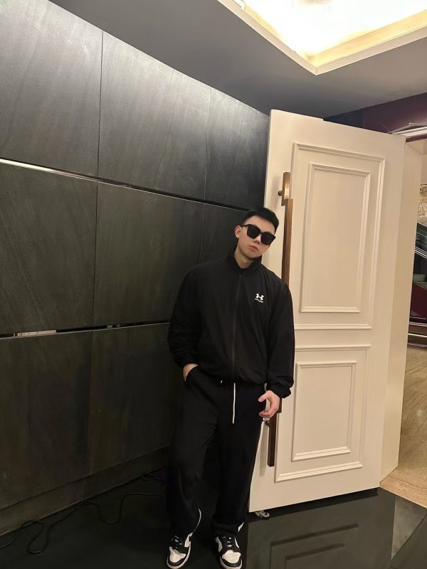 联名弹力尼龙夹克