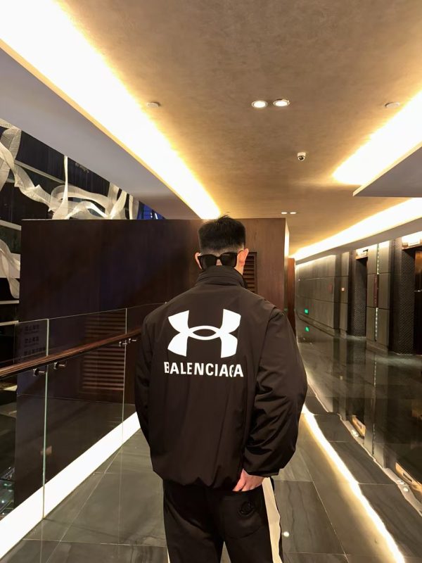 联名弹力尼龙夹克