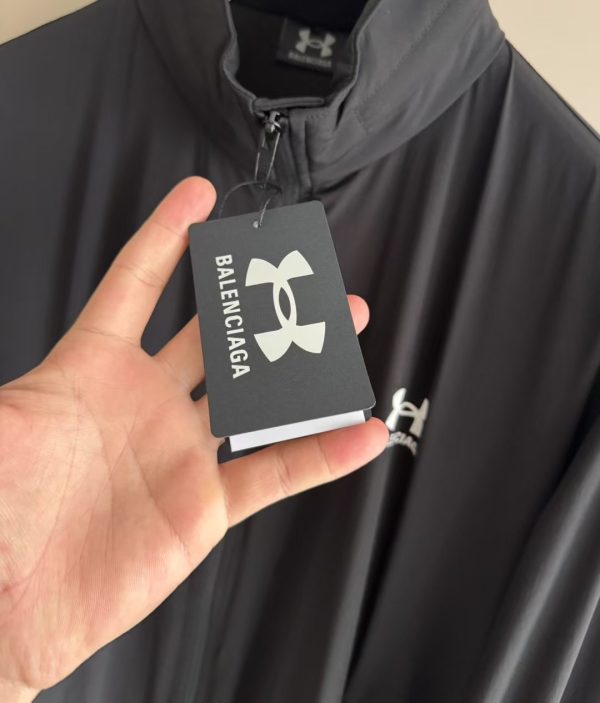 联名弹力尼龙夹克