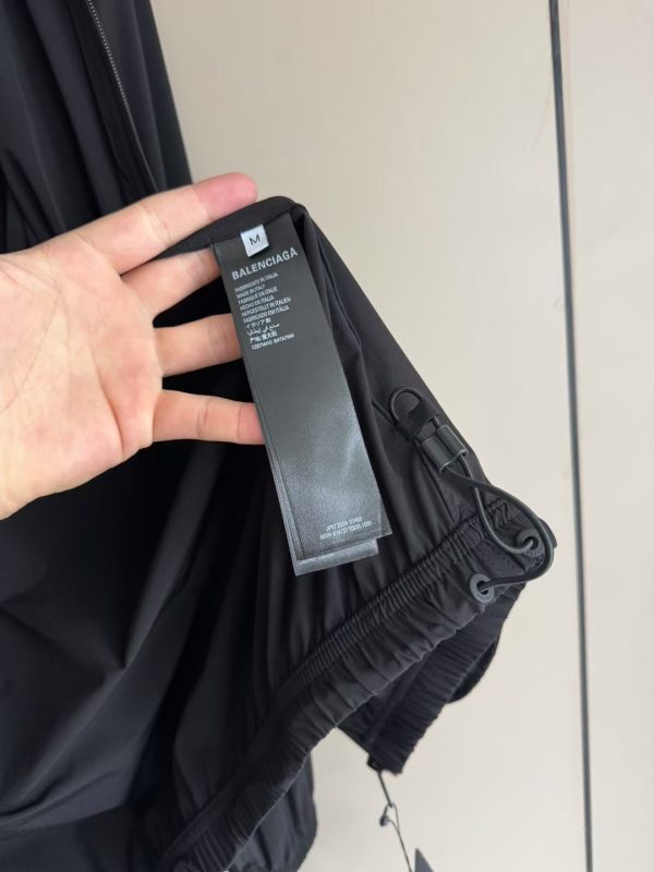 联名弹力尼龙夹克