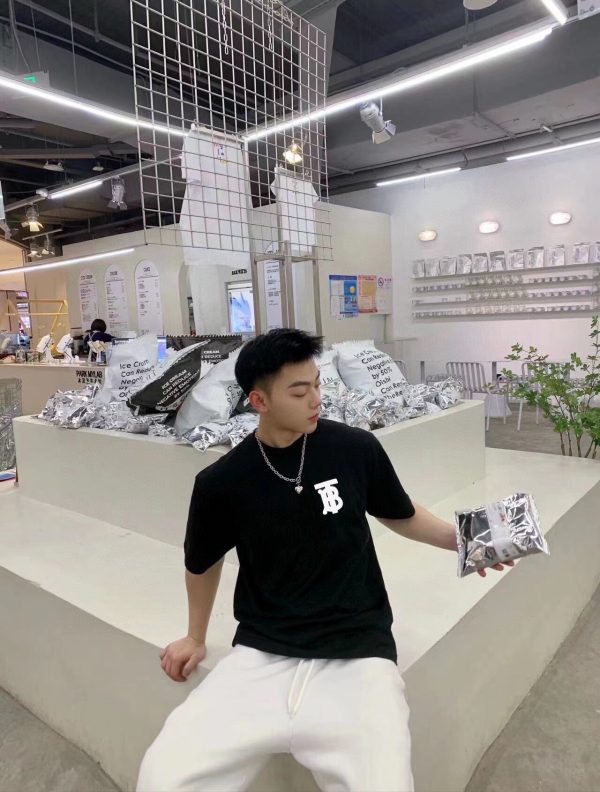 字母发泡烫画圆领短袖