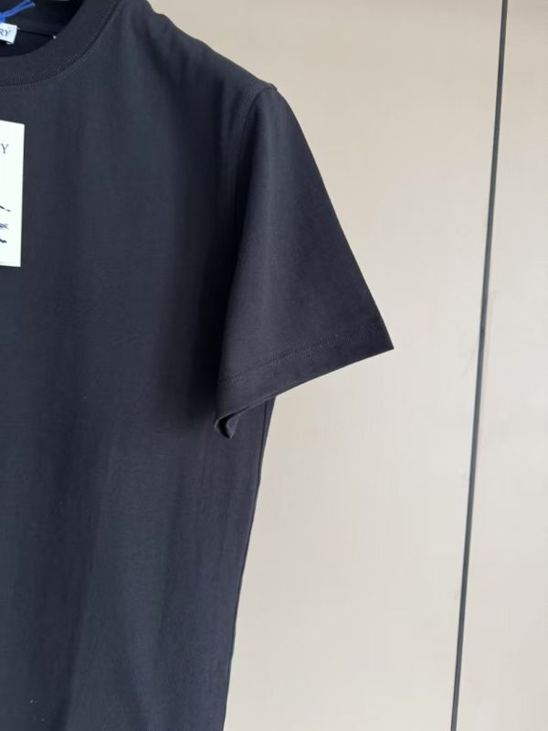 微标贴布战马标识短袖T恤