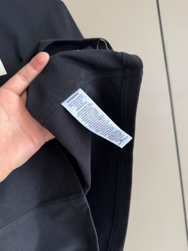 微标贴布战马标识短袖T恤