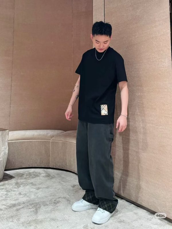 微标贴布战马标识短袖T恤