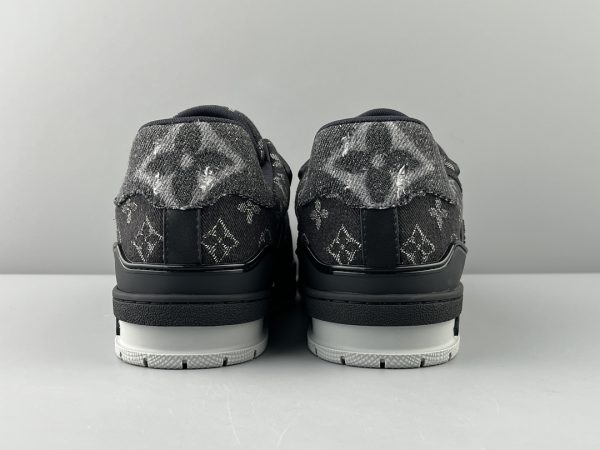 Lv Trainer 牛仔