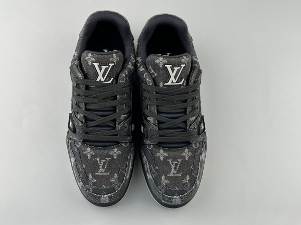Lv Trainer 牛仔